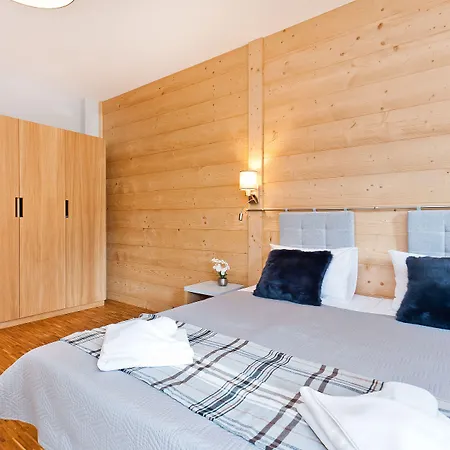 Sun & Snow Lipki Park מלון 3*