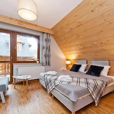 Sun & Snow Lipki Park מלון זקופאנה