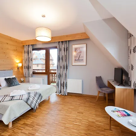 Sun & Snow Lipki Park מלון 3*