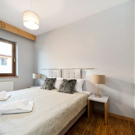 Sun & Snow Lipki Park 3*