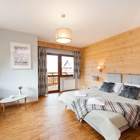 Sun & Snow Lipki Park 3* זקופאנה