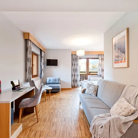 מלון Sun & Snow Lipki Park זקופאנה