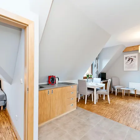 Sun & Snow Lipki Park מלון זקופאנה