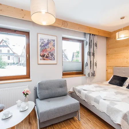 Sun & Snow Lipki Park מלון זקופאנה