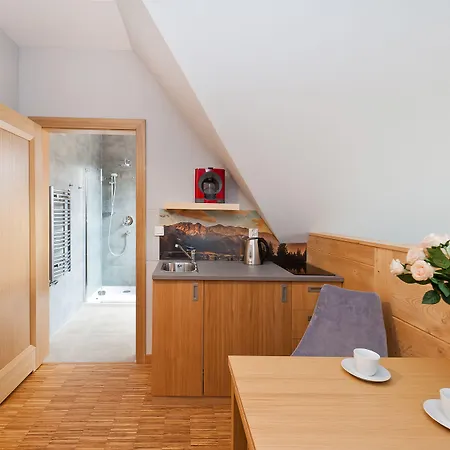 Sun & Snow Lipki Park מלון זקופאנה