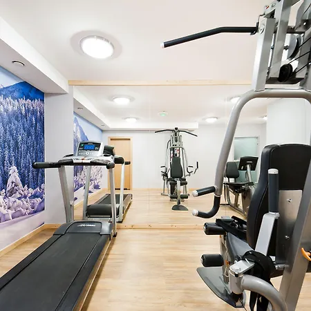 Sun & Snow Lipki Park 3*