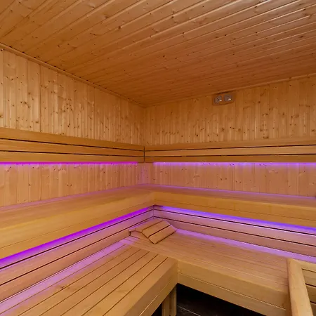 Sun & Snow Lipki Park 3*