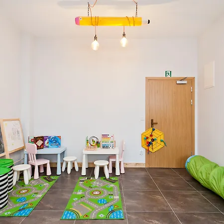 Sun & Snow Lipki Park מלון