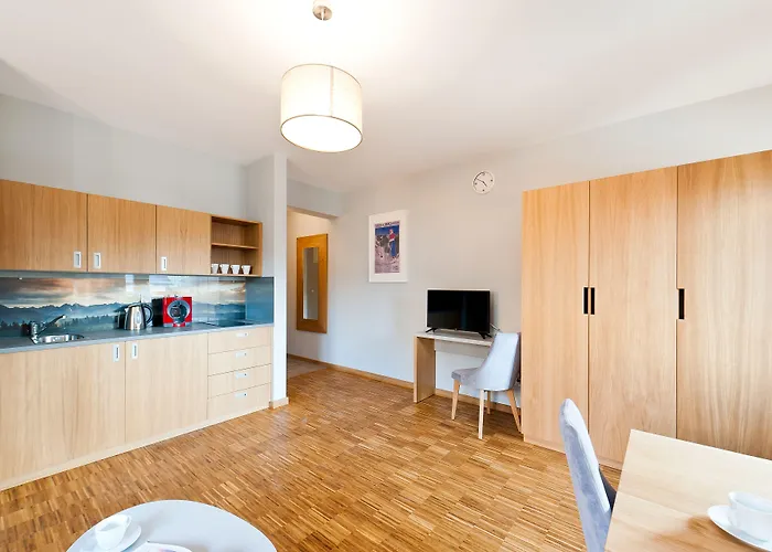 Sun & Snow Lipki Park 3*