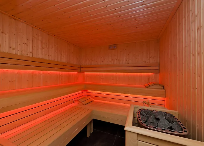 Sun & Snow Lipki Park 3*