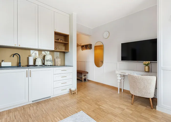 Sun & Snow Lipki Park