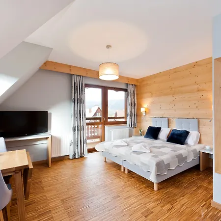 Sun & Snow Lipki Park 3*