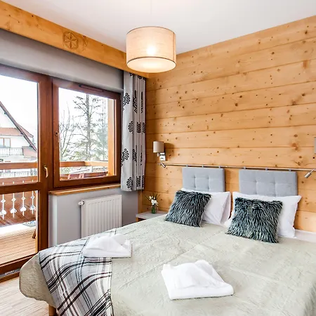 Sun & Snow Lipki Park