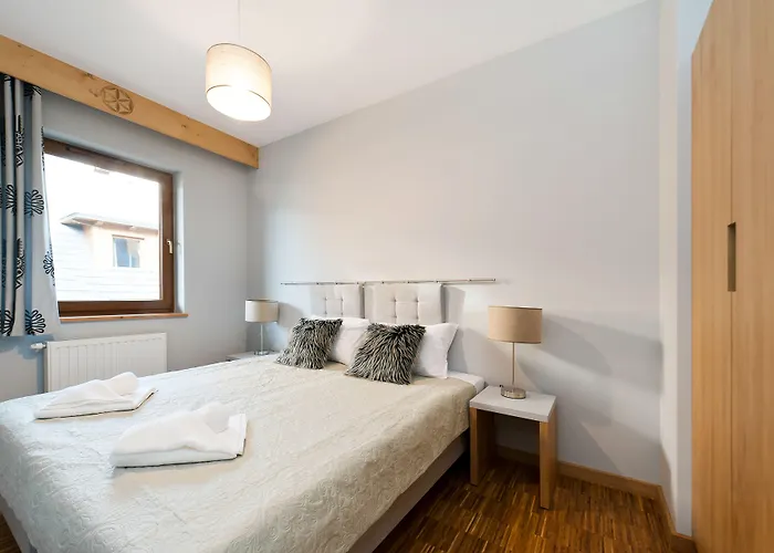 Sun & Snow Lipki Park 3*