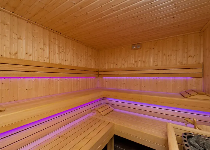 Sun & Snow Lipki Park 3*